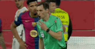 1745708176796093601.gif 【国王杯】魔笛被断孔德加时绝杀,巴萨3比2皇马夺冠