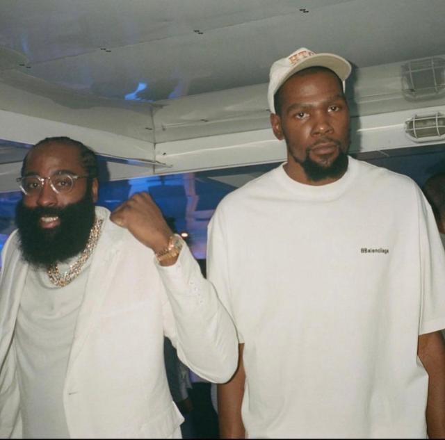 1661933552469013510.jpg 开云官网-敏感善变难以捉摸 多位高管认为KD仍可能离开篮网