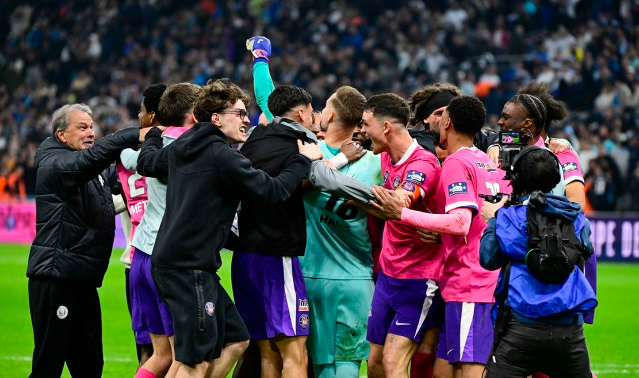 开云体育网址-5-6！1-2！疯狂一夜，马赛爆冷出局，曼联被绝杀，皇家社会进决赛