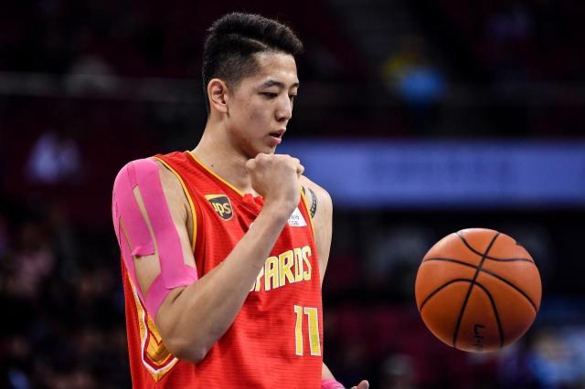 【体坛篮球秀】CBA评奖结果你服气吗？